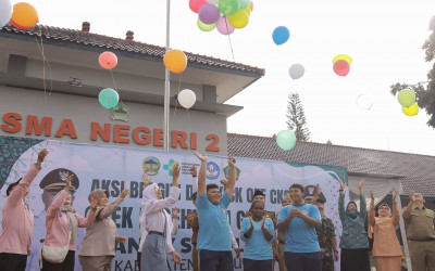 KICKOFF NASIONAL CEK KESEHATAN GRATIS DAN AKSI BERGIZI TINGKAT KABUPATEN BANYUMAS DIPUSATKAN DI SMAN 2 PURWOKERTO