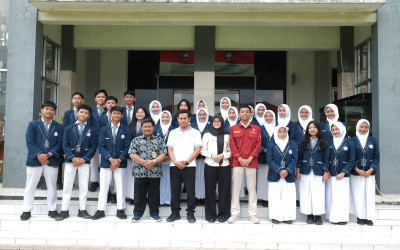 PENGURUS MPK SMAN 2 PURWOKERTO JADI NARASUMBER DIKLAT MPK DI SMAN 1 MAJENANG