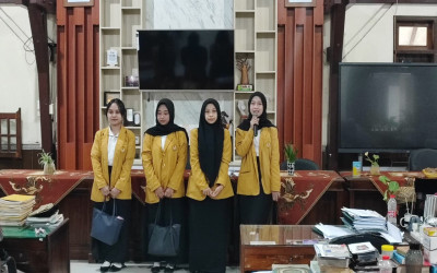 Perkuat Sinergi Pendidikan, 4 Mahasiswi Pendidikan Bahasa Inggris Unsoed Ikuti Program Asistensi Mengajar di SMAN 2 Purwokerto